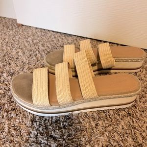 Universal Threads platform sandals - size 8